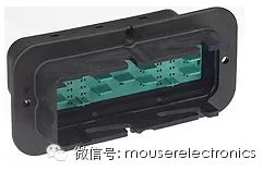 “图5A：Molex公司93288-000184触点公头外壳。内燃机和电动/混合汽车使用大量的标准和自定义电气连接器，以及多管脚连接器，以节省空间，并减轻线束设计。